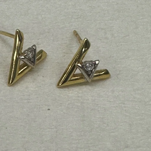 18kt gold V earrings